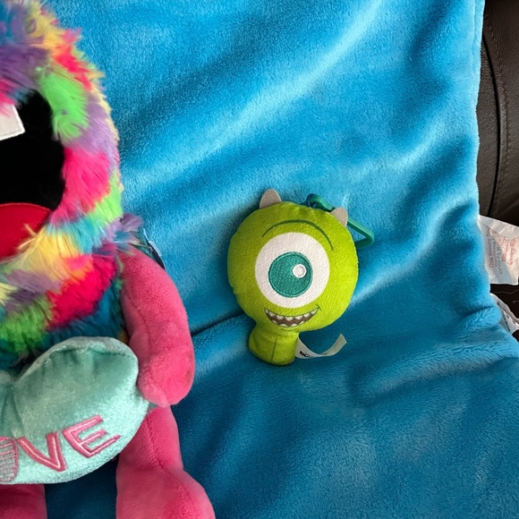 Children's plush sleeping bag with 3 monster plush animals - Picture 4 of 13